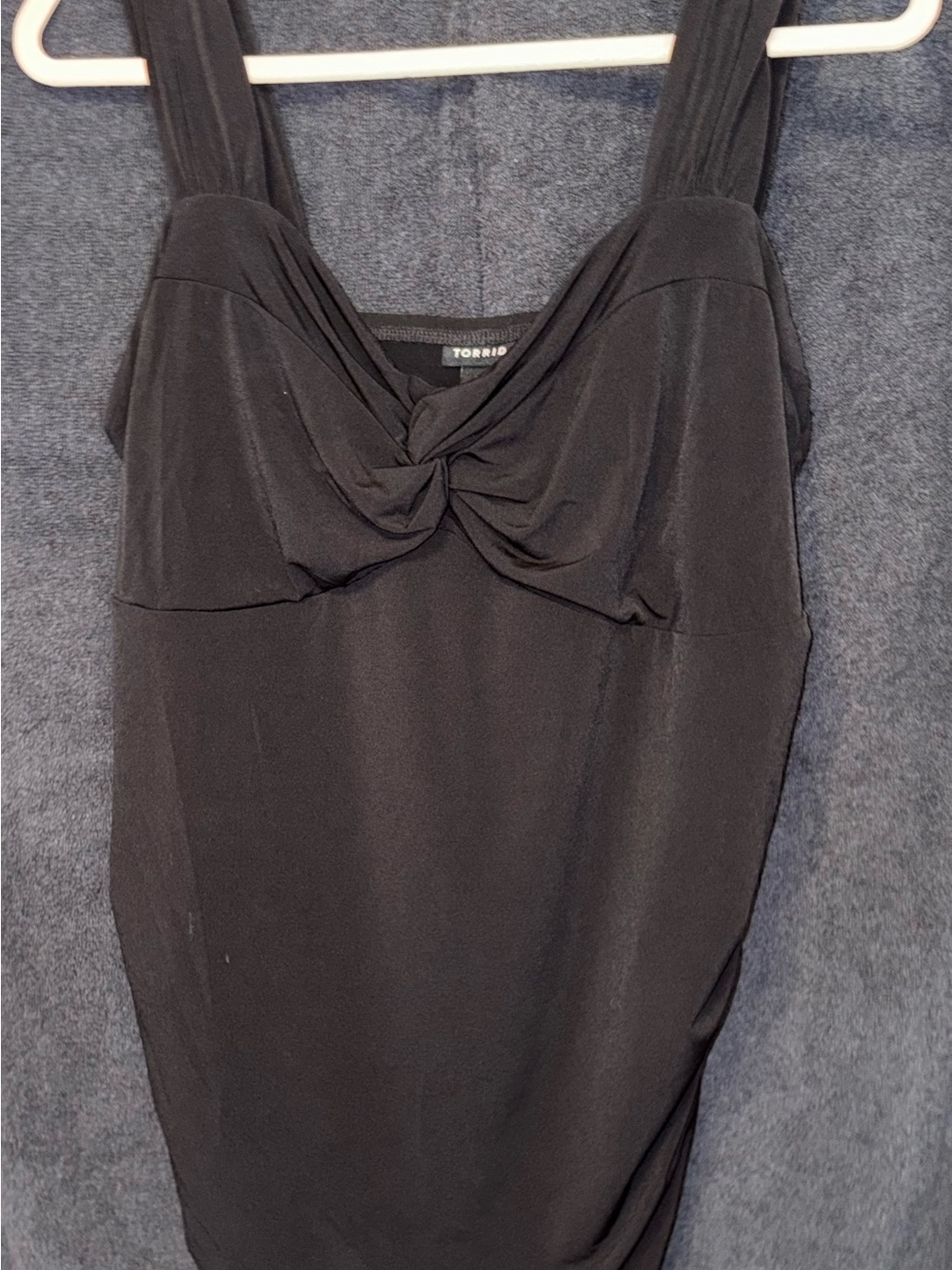 NWT - Torrid Studio Knit Sweetheart Twist Top in Black. Sz 1x (14/16)